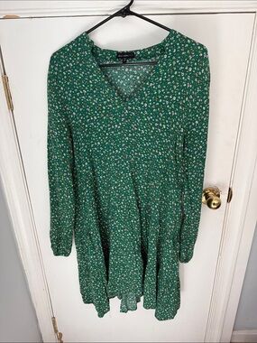 Women's Green Floral Long-Sleeve Tiered V-Neck Dress